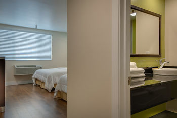 Vagabond Inn Executive - Bakersfield Downtowner Extérieur photo
